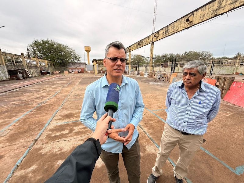 2179974-la-academia-romance-de-zamba-pide-proteccion-juridica-para-resguardar-el-predio