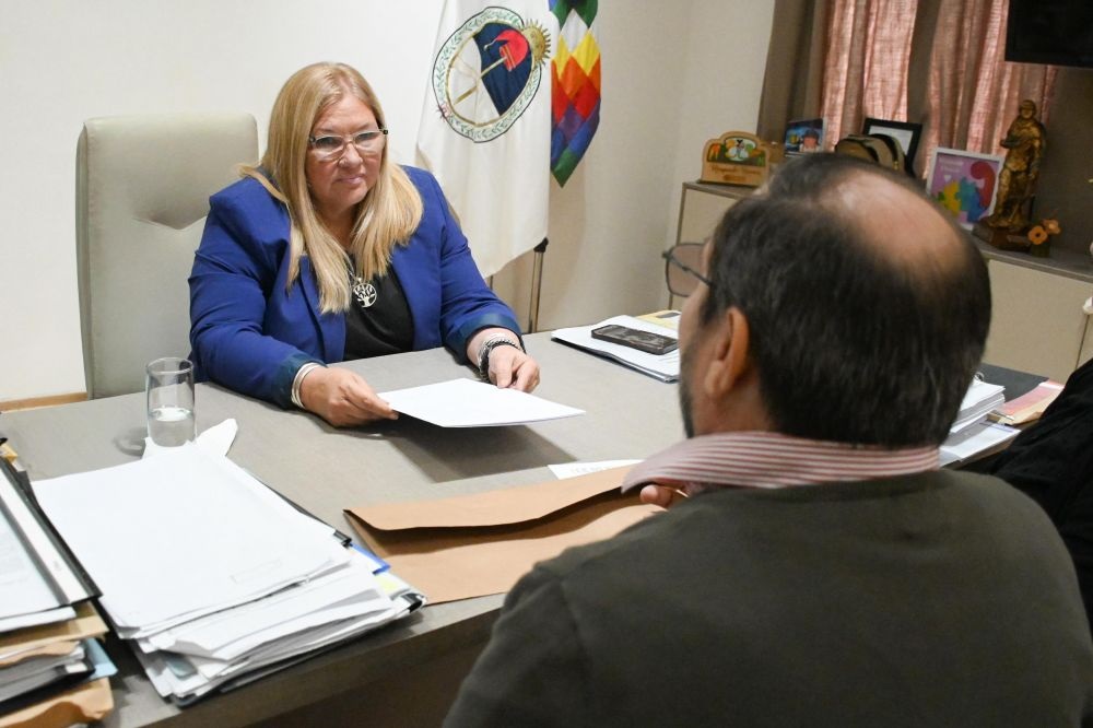 2194010-delgado-recibio-al-cenovi-y-destaco-el-trabajo-conjunto-por-una-legislatura-mas-inclusiva