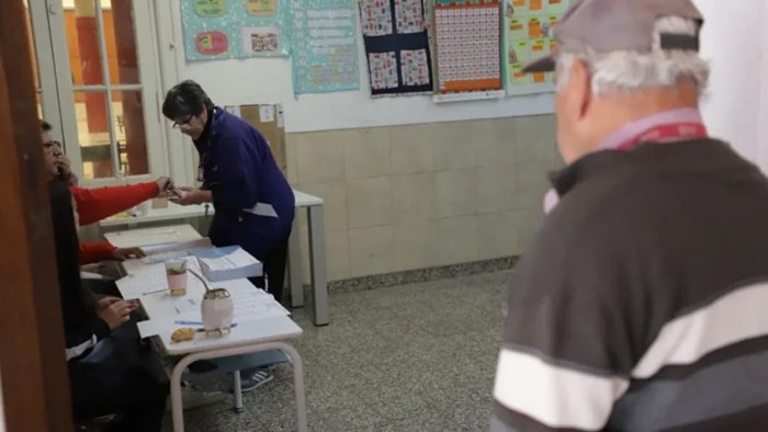 2299740-legislativas-2025-hasta-el-mediodia-se-estima-que-voto-el-23-del-padron-electoral