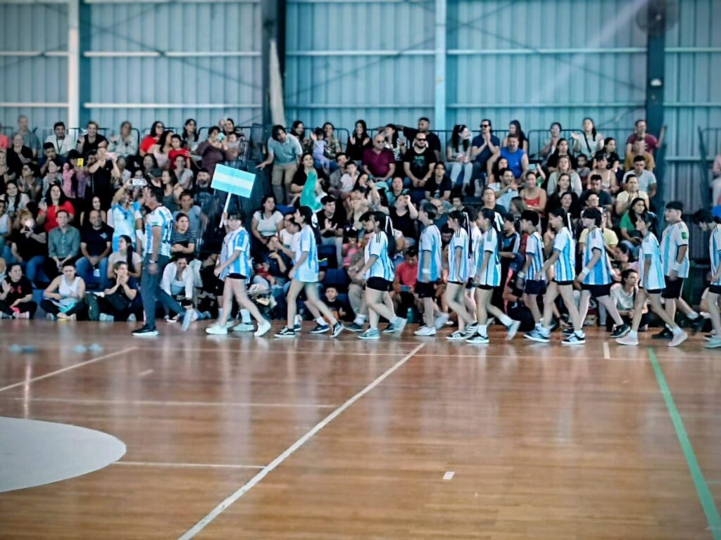 2304578-la-eep-n3-celebro-su-exhibicion-anual-de-educacion-fisica-en-el-jaime-zapata
